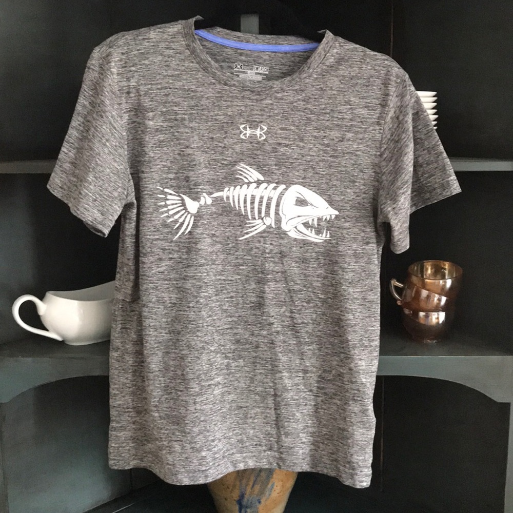 Men’s Under Armour fish shirt